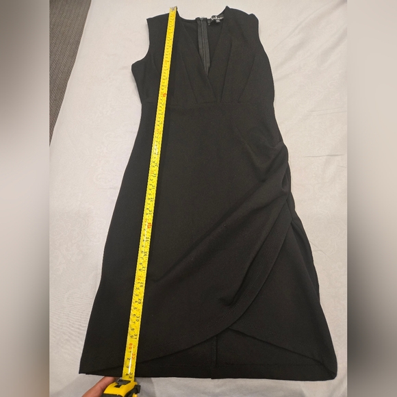 Elegant‎ Black Dress - Picture 5 of 7